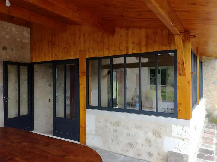 Pose de fermeture et ouverture en bois, PVC et alu Mézin